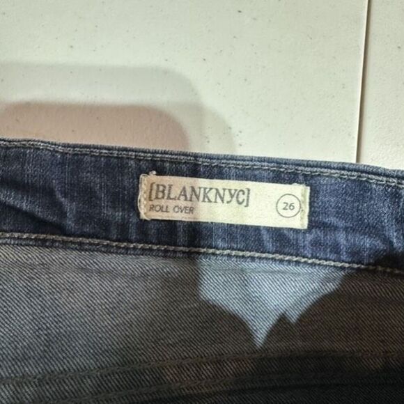 Blank NYC Roll Over Cuffed Jean Shorts size 26 medium wash - Picture 5 of 8